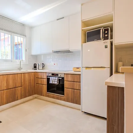 Cozy Maisonnette In Limnaria Gardens