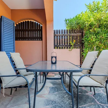 Cozy Maisonnette In Limnaria Gardens Apartman
