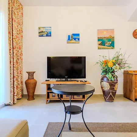 Cozy Maisonnette In Limnaria Gardens Apartament